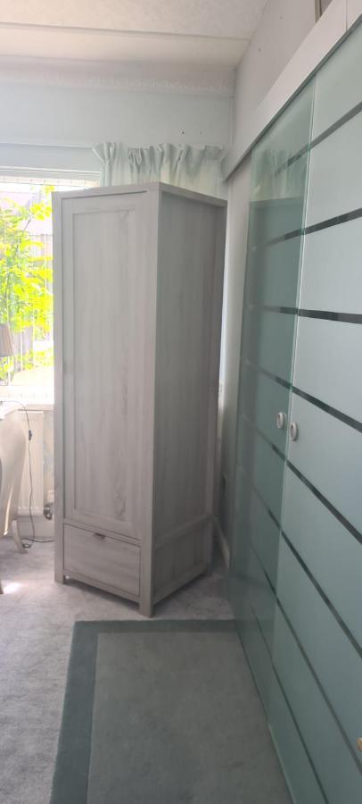 Parc Lodge Guesthouse Бридженд Екстериор снимка