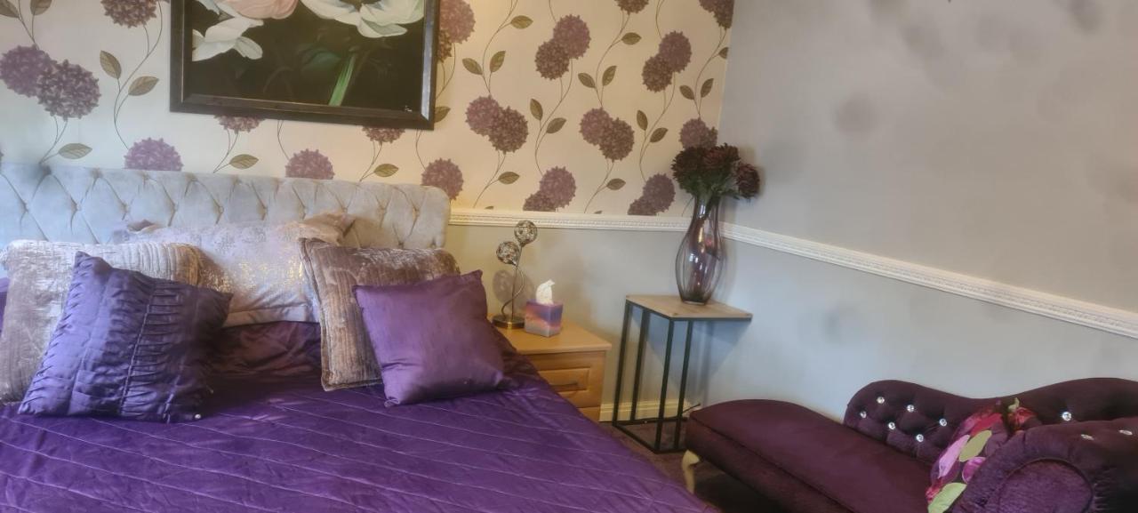 Parc Lodge Guesthouse Бридженд Екстериор снимка