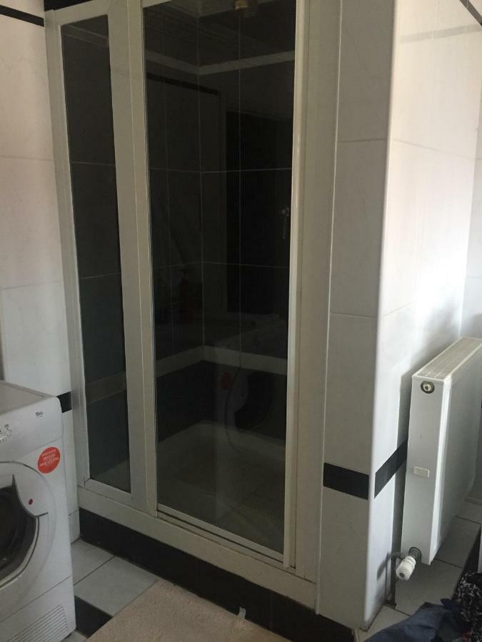 Parc Lodge Guesthouse Бридженд Екстериор снимка